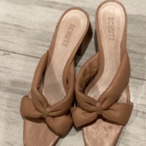 Schutz Women's Tan Bow Slide Sandals